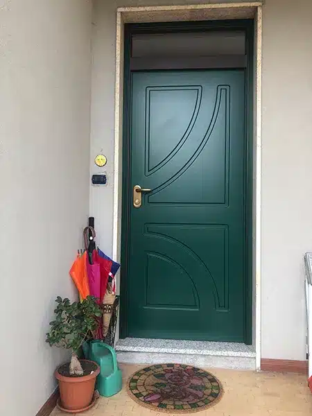 porta-blindata-in-legno-laccato-verde