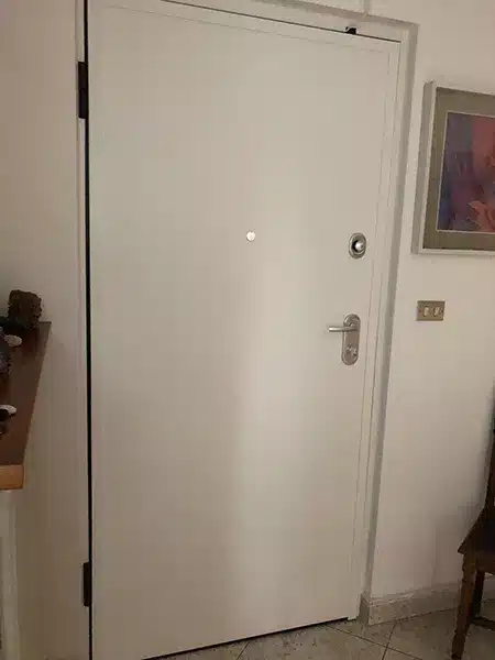 porta-blindata-in-legno-laccato