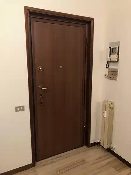 porta-blindata-in-legno-plastificato